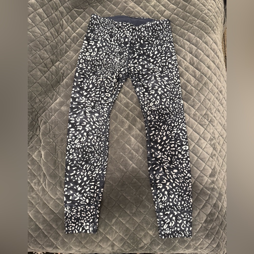 Lorna Jane Girls Black & White Leopard Print Leggings